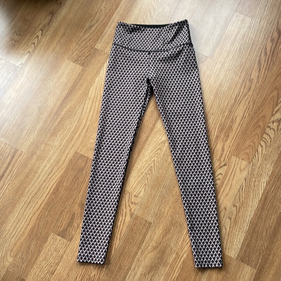 + NOLI + Diamond Print Leggings - Picture 2 of 5